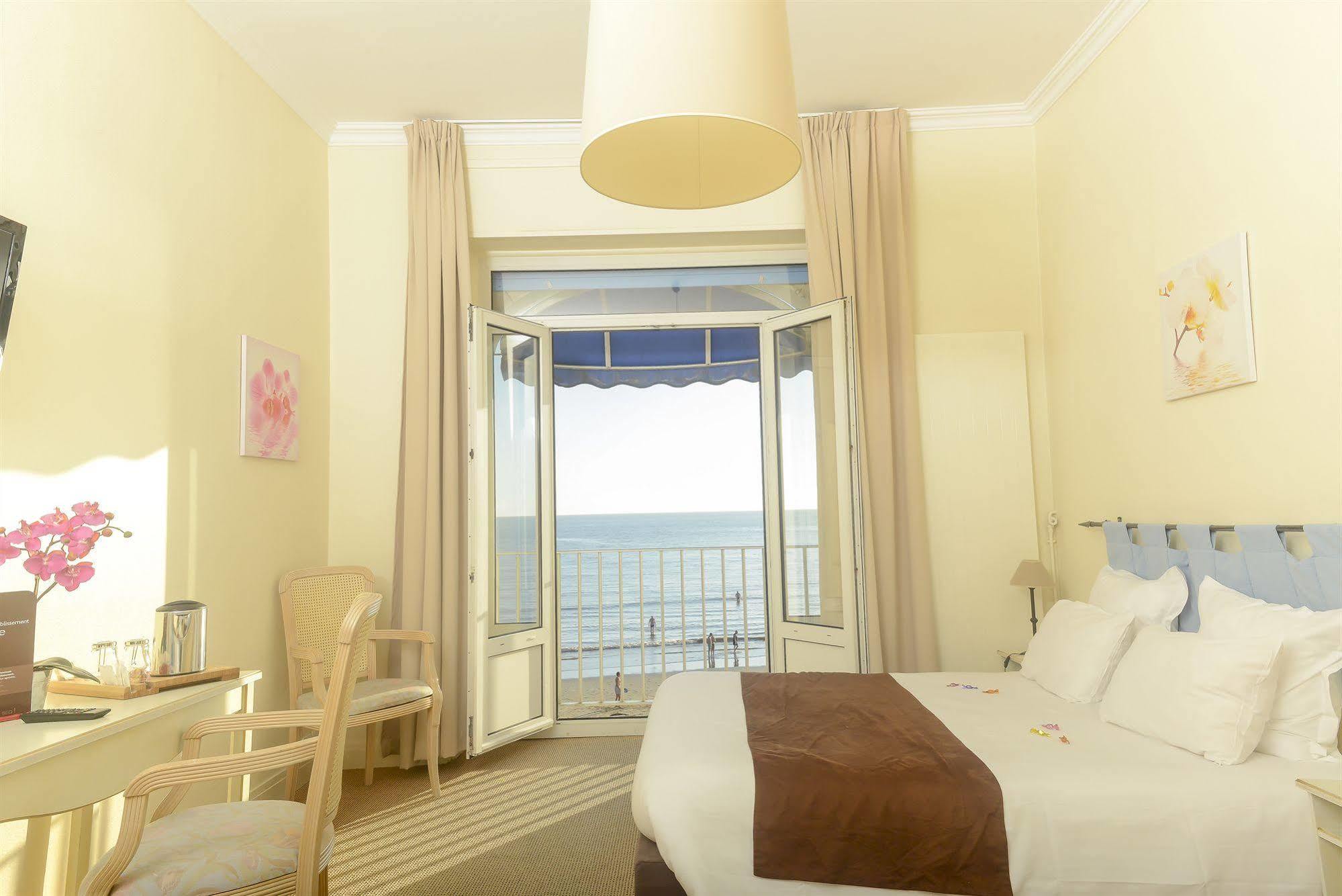 CERISE Royan - Le Grand Hôtel de la Plage Exterior foto